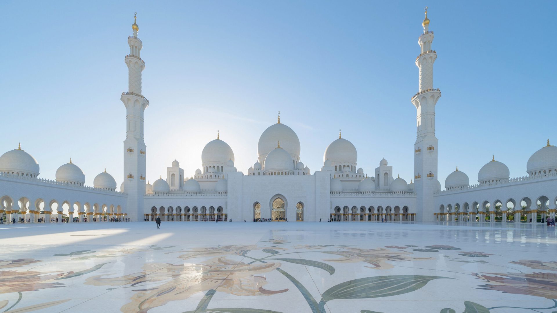 Sheikh Zayed Grand Mosque Center, Abu Dhabi. The largest mosque in United Arab Emirates or UAE. Muslim or Islamic white architecture building. Landmark tourist attraction.